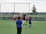 Laatste training S.K.N.W.K. JO11-1JM (partijtje tegen de ouders) van maandag 27 mei 2024 (31/137)